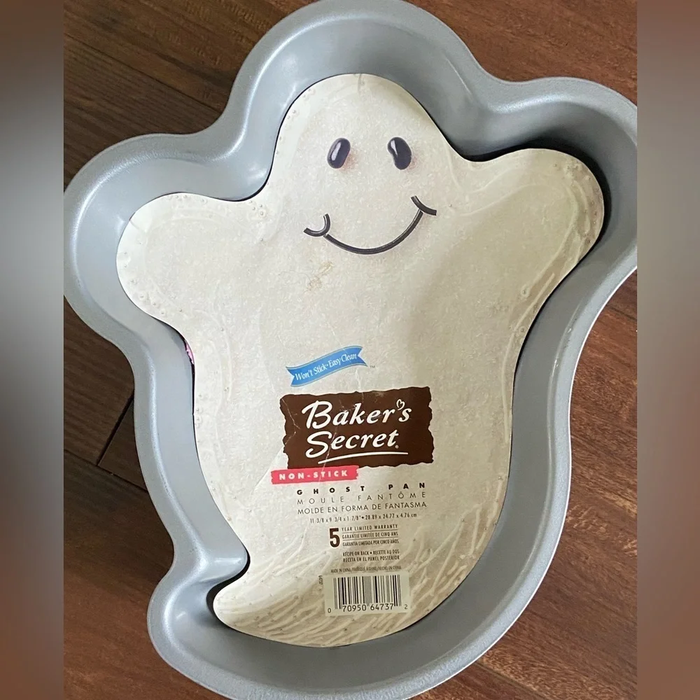 Vintage 1989 WILTON Scarecrow, Pumpkin, & Ghost Cake Baking Pans Lot Of 3